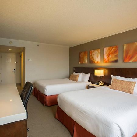 Delta Hotels By Marriott Saguenay Conference Centre Exteriör bild